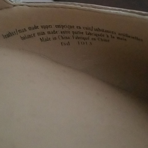 New! Beige Leather kitten heel points - Picture 8 of 8